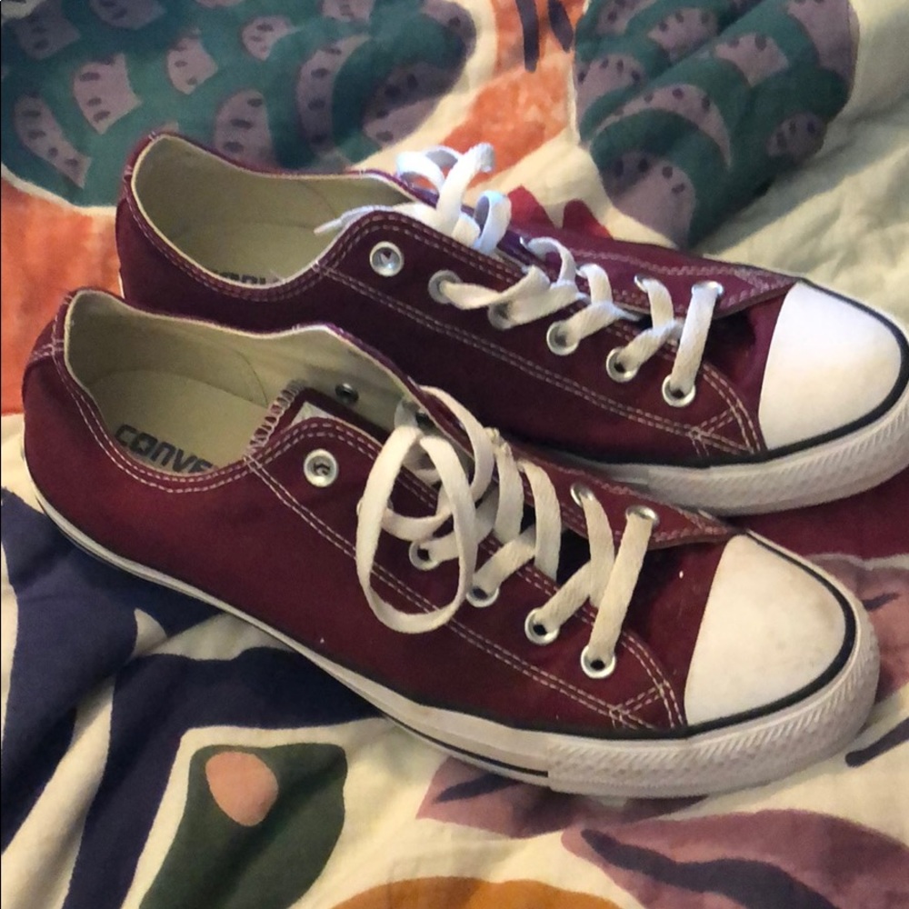 Converse Chuck Taylor All-Stars (Maroon/Burgundy)